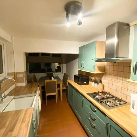 Boss Breaks Jubilee Terrace Scalby (North Yorkshire)